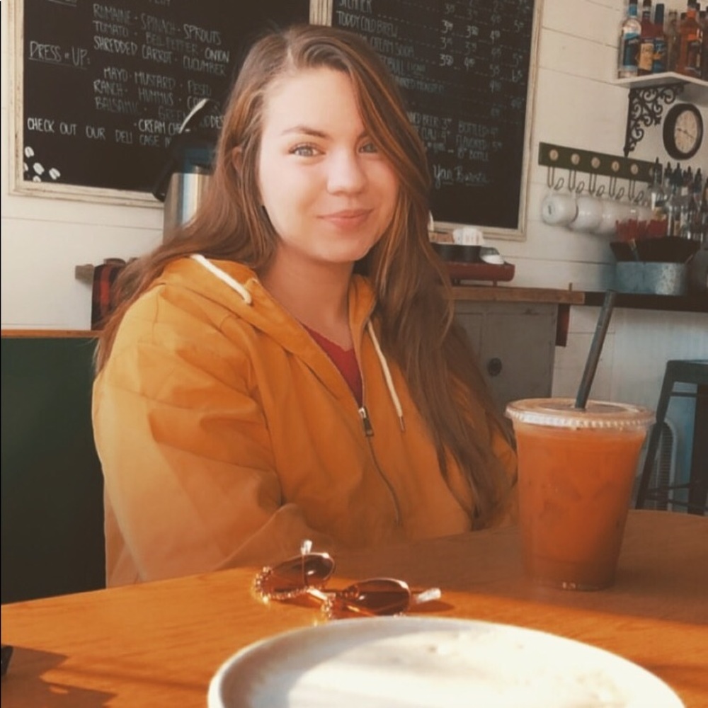 Meet your Posher, Lacey